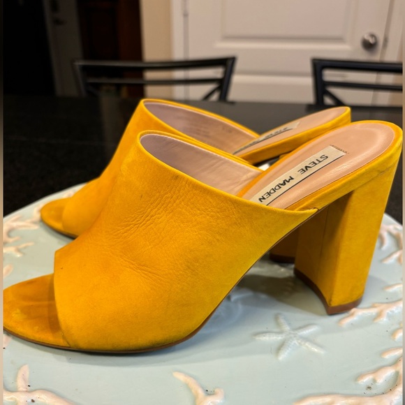Beautiful Mustard STEVE MADDEN Shoes! ❤️ - Picture 6 of 8